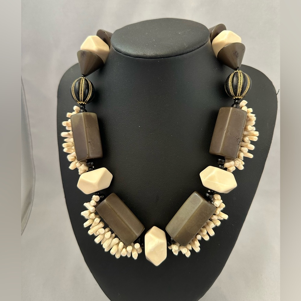 Vintage brown and ivory colored chunky acrylic piece necklace